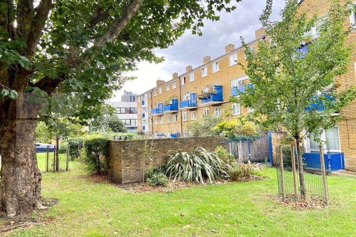 Superbly located duplex apartment in SE1  Burbage Close , Borough/London Bridge